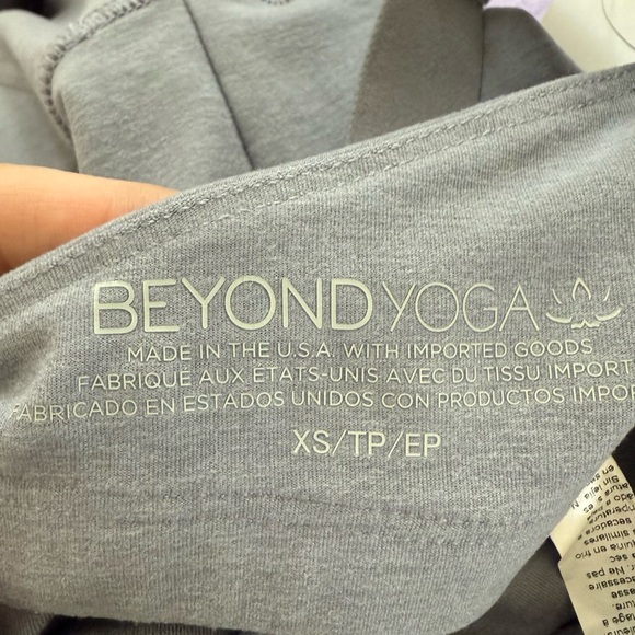 Beyond Yoga Cloud Grey Space Dye Get Up And Go Sleeveless Romper - Picture 3 of 14